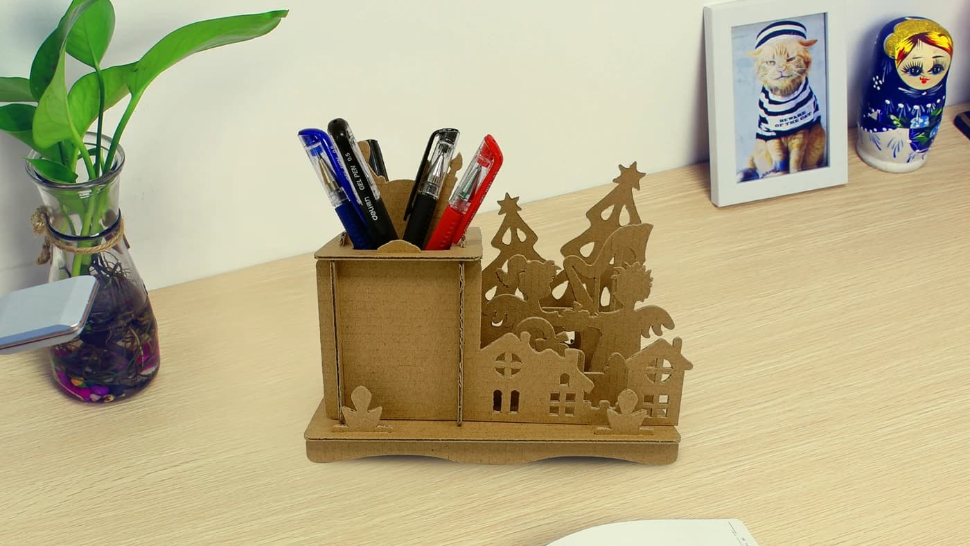 Gifts for Christmas Desktop Decorations DIY Cardboard Pen Holder CC223 — original detail illustration