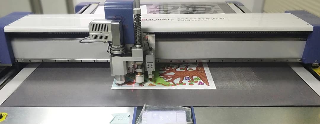 Working with printed paper on a flatbed machine
